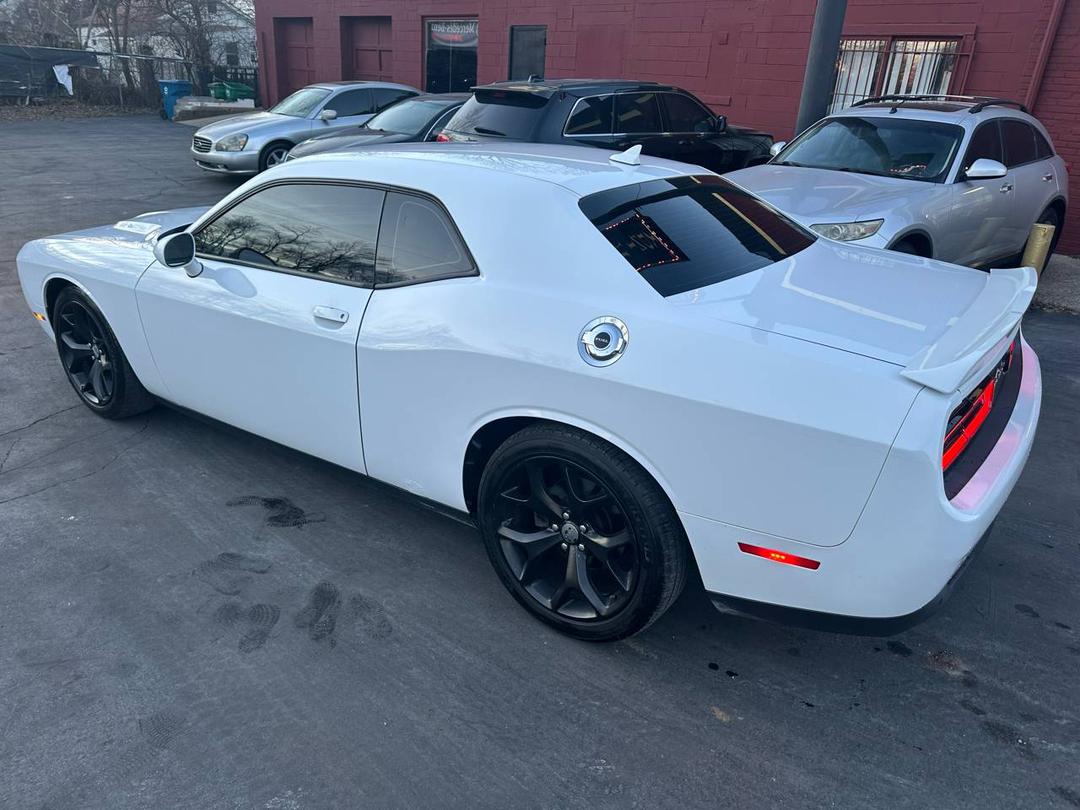 2015 Dodge Challenger SXT Plus