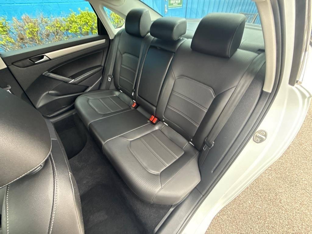 2022 Volkswagen Passat 2.0T SE